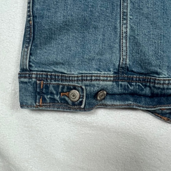 Old Navy Denim Jacket Womens LG Button‎ Front Pockets Blue Trucker Jean Jacket - Picture 5 of 14